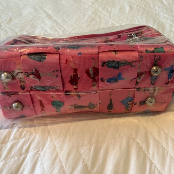 Harvey’s Seat belt bag: BARBIE “all dolled up” seat belt bag tote bag - Picture 5 of 7